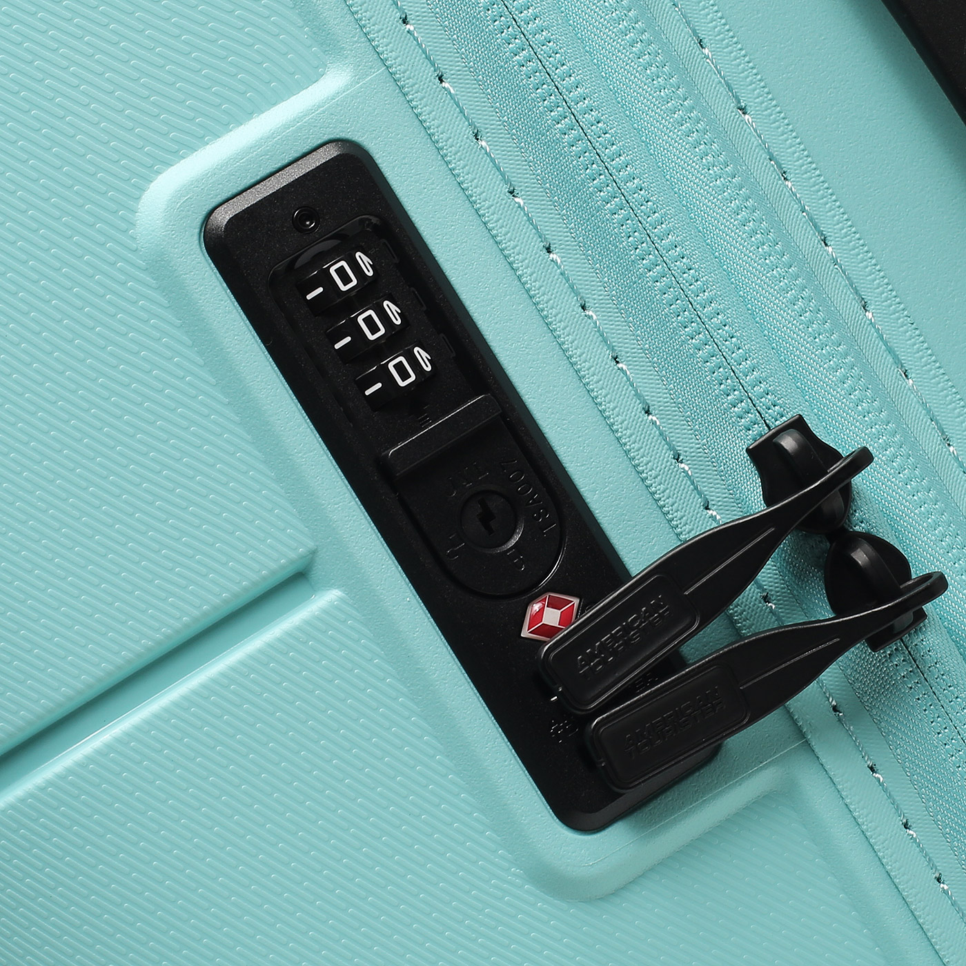 Чемодан средний M  American Tourister Dashpop