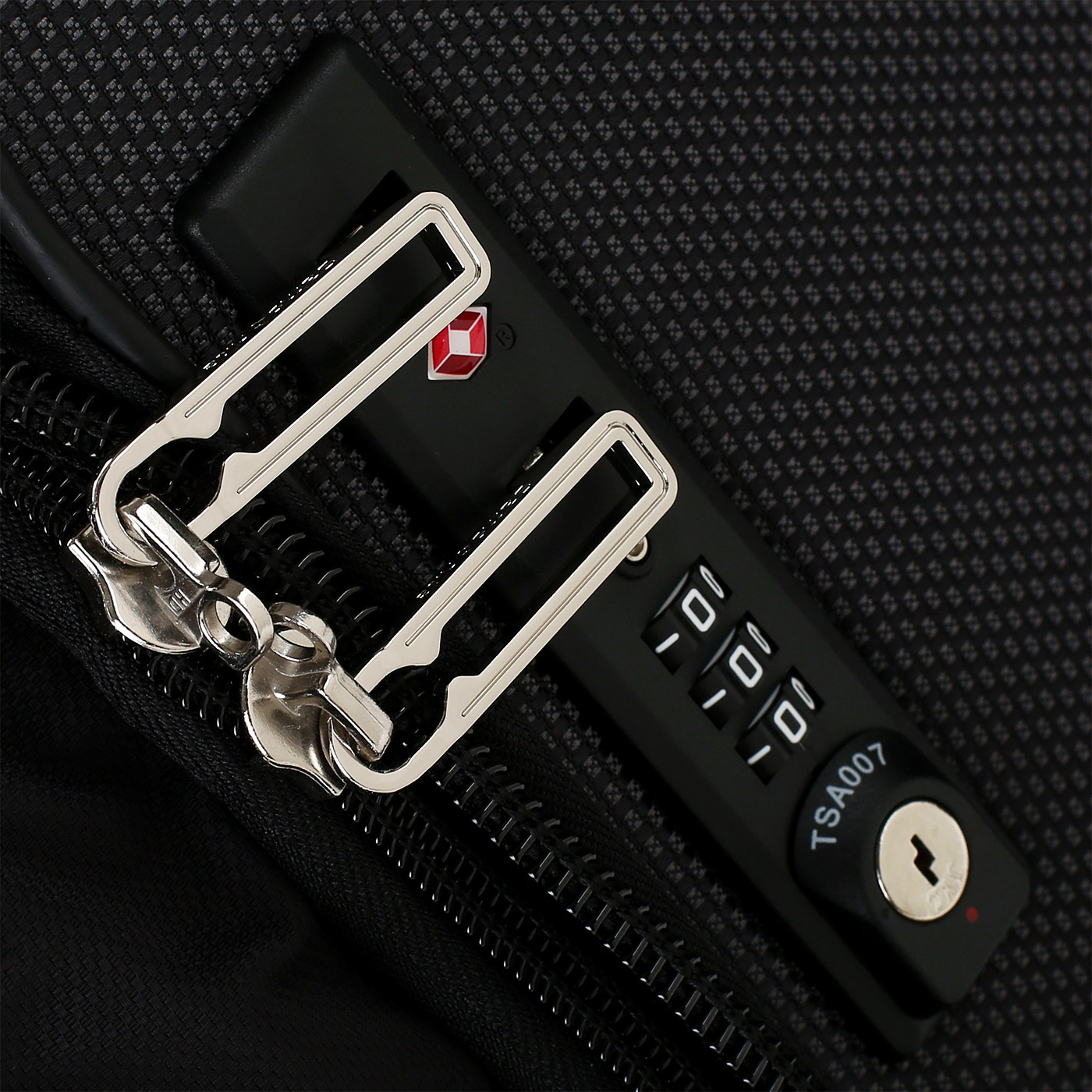 Чемодан средний M тканевый с кодовым замком Samsonite B-Lite Icon