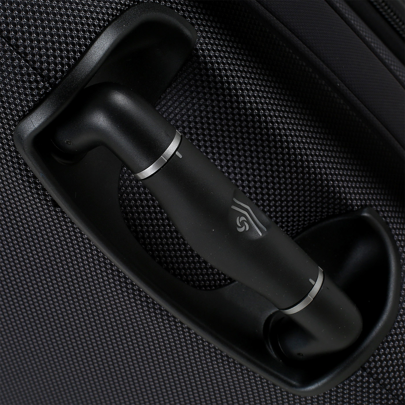 Чемодан средний M тканевый с кодовым замком Samsonite B-Lite Icon