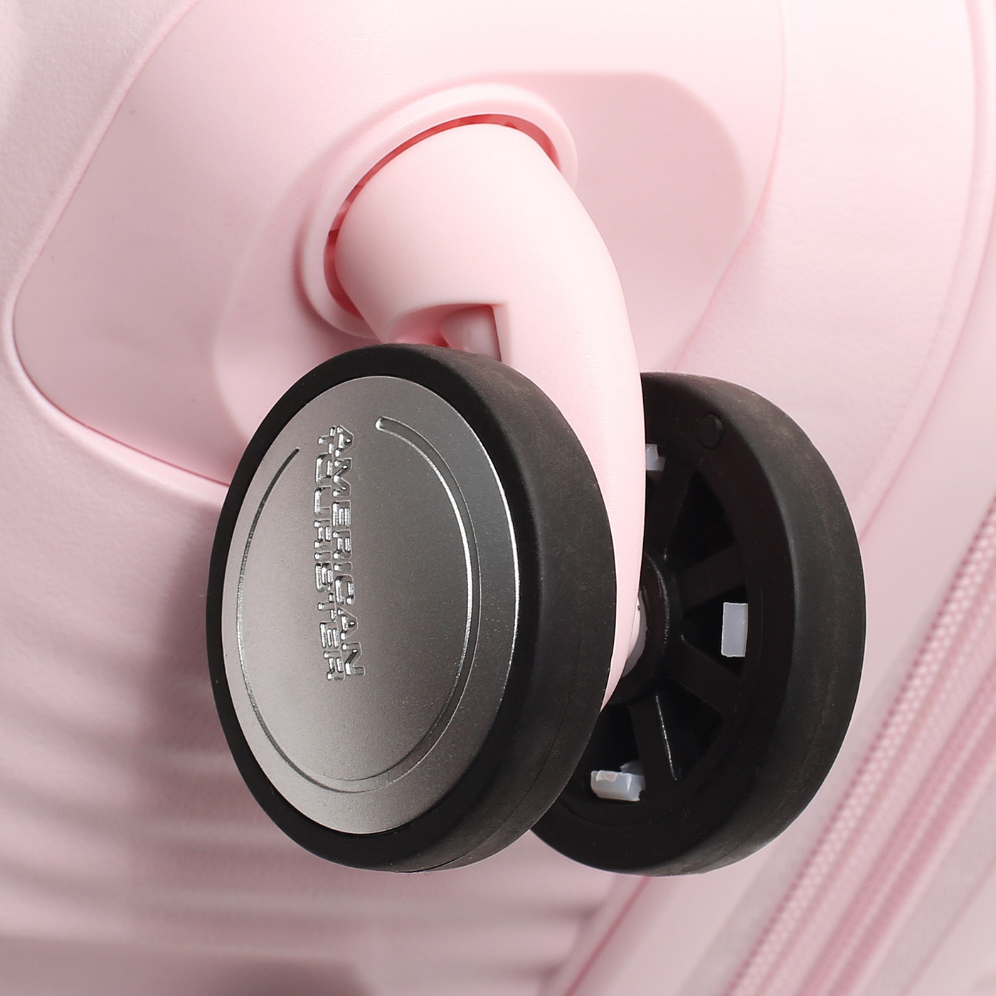 Чемодан большой L из полипропилена American Tourister Soundbox