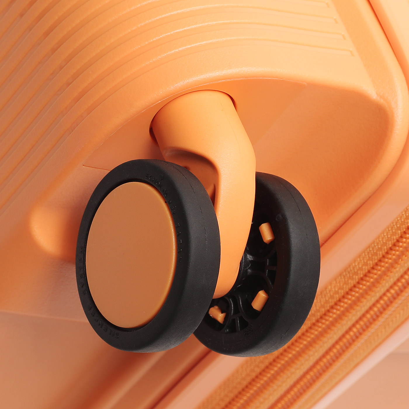 Чемодан маленький S из полипропилена Echolac Forza