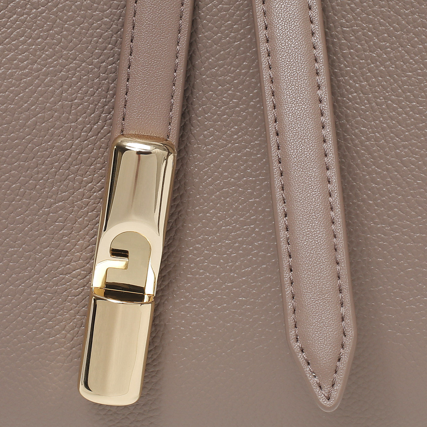 Кожаная сумка Furla Goccia